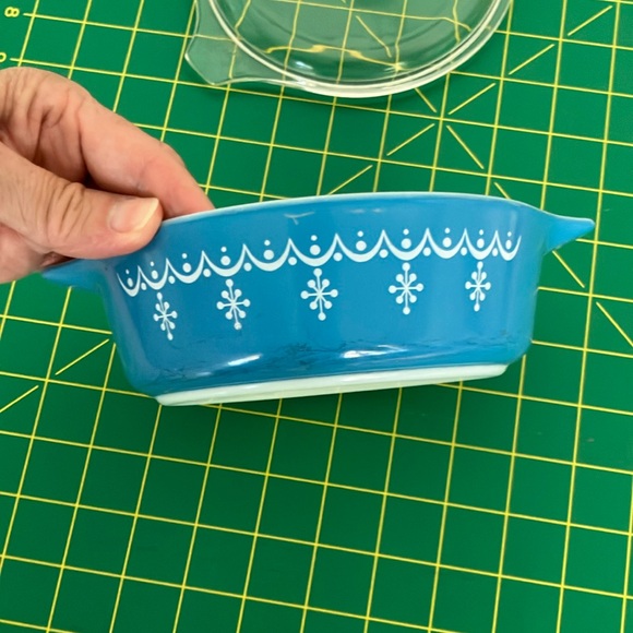 Vintage Pyrex Blue Snowflake Garland 471 with Lid - Picture 6 of 6